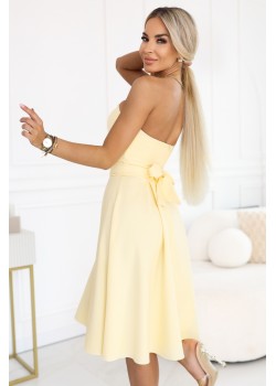 Елегантна рокля без презрамки в жълт цвят 641-3