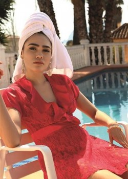 Дантелен халат в червен цвят Mia